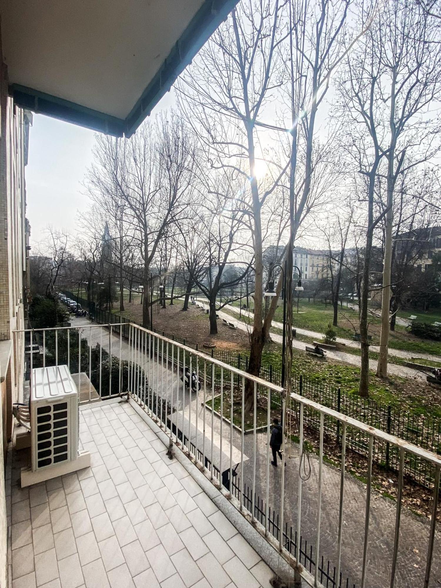 Molino Cozy Apartment With Park View In Downtown Milano Exterior photo